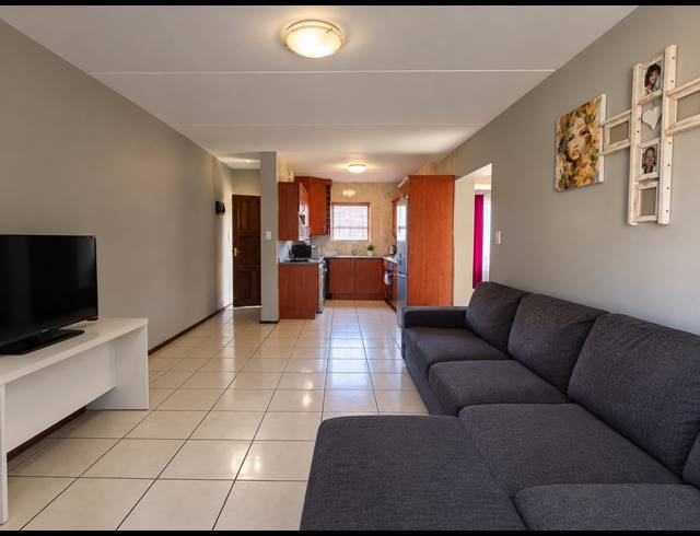 2 BEDROOM APARTMENT FOR SALE IN PARKRAND